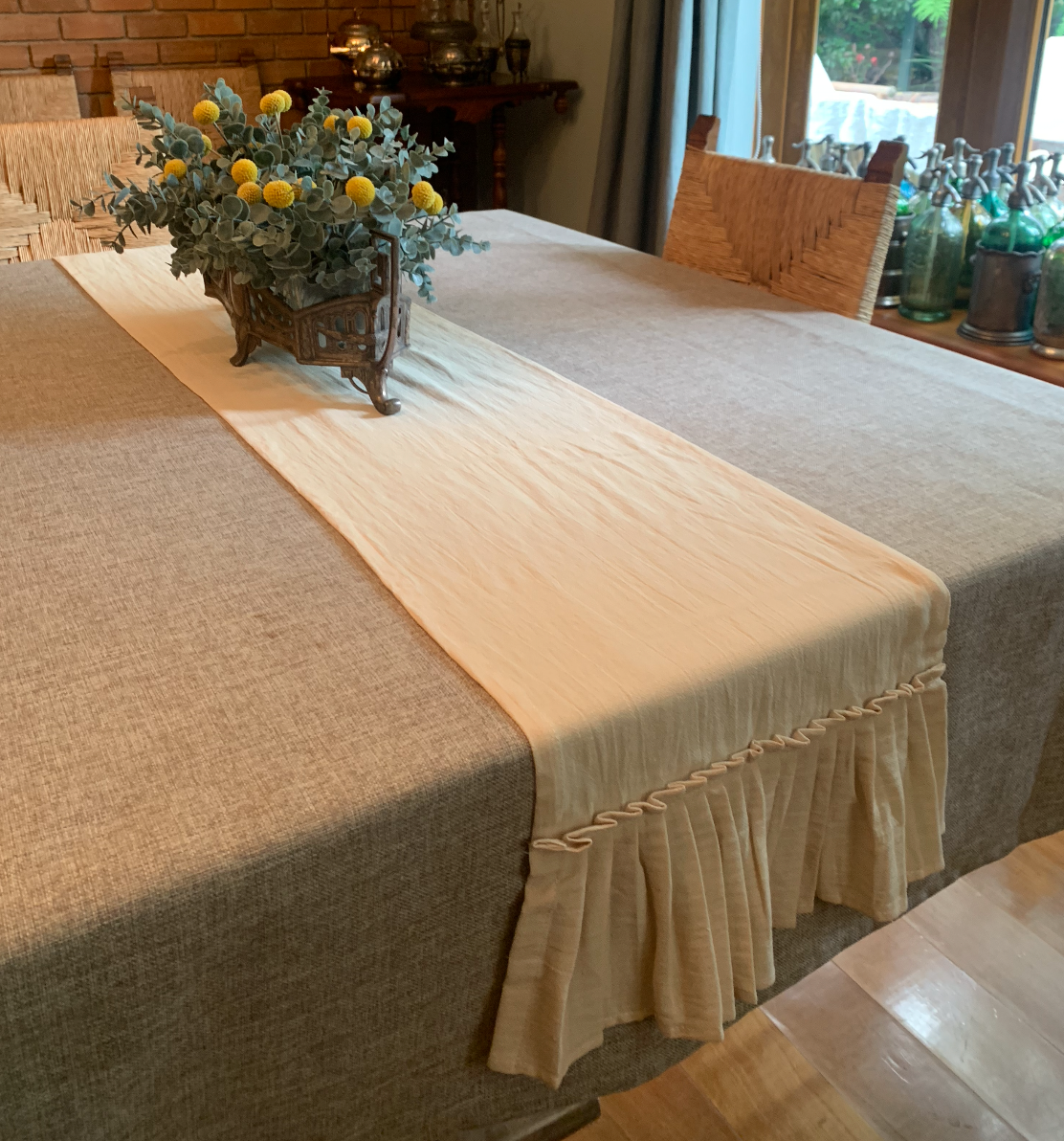 Camino de mesa vuelos beige