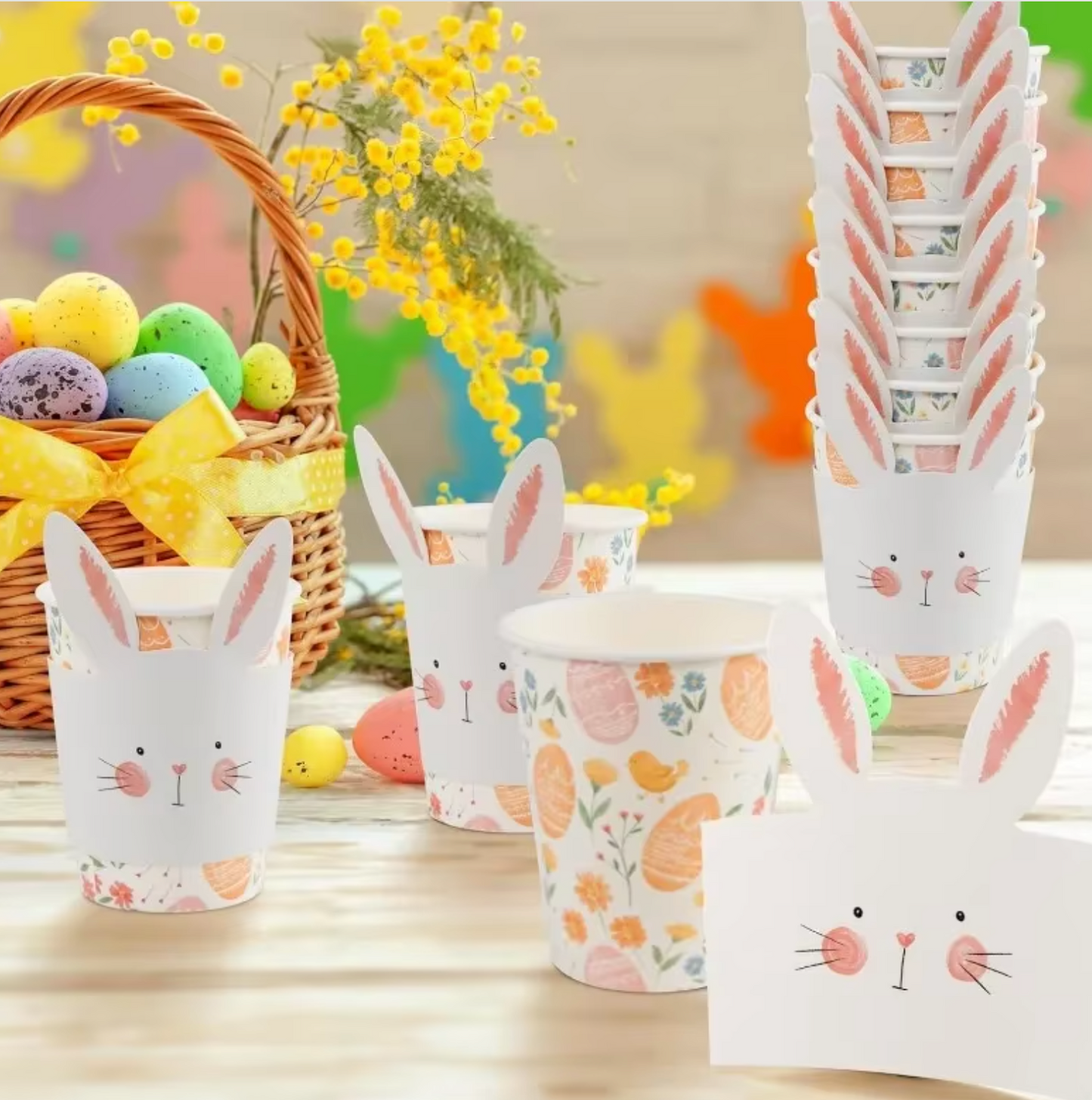 Vasos conejo y flores