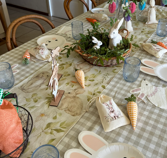 Camino de mesa conejitos