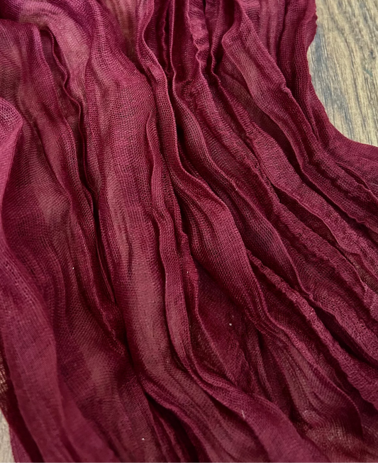 Camino de mesa gasa color borgoña