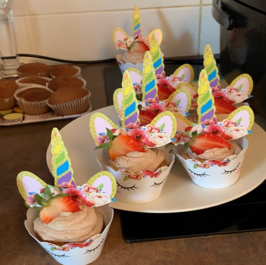 Contenedor cupcake unicornio con toppers