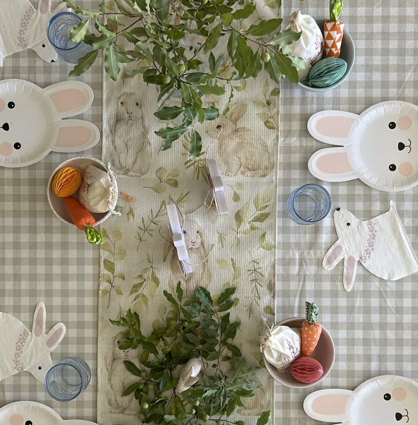 Camino de mesa conejitos