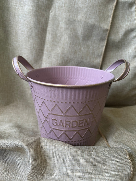 Contenedor metálico rosado garden 1