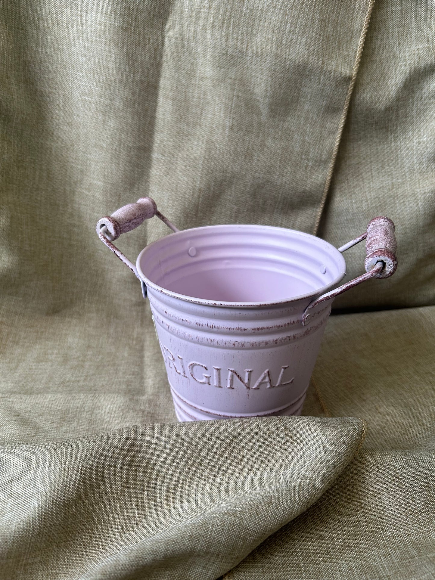 Contenedor metálico rosado original