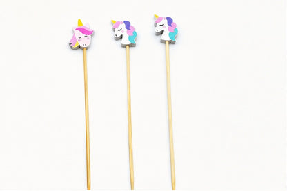 Toppers unicornio de madera en pincho