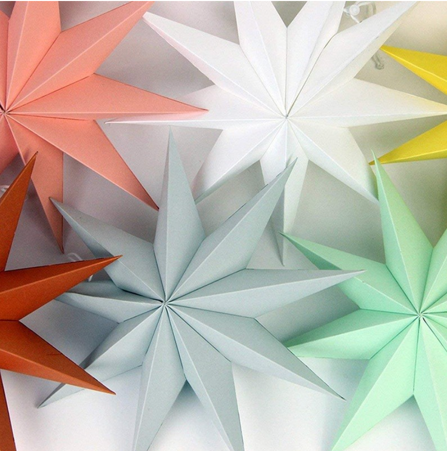Estrella colgante de papel celeste